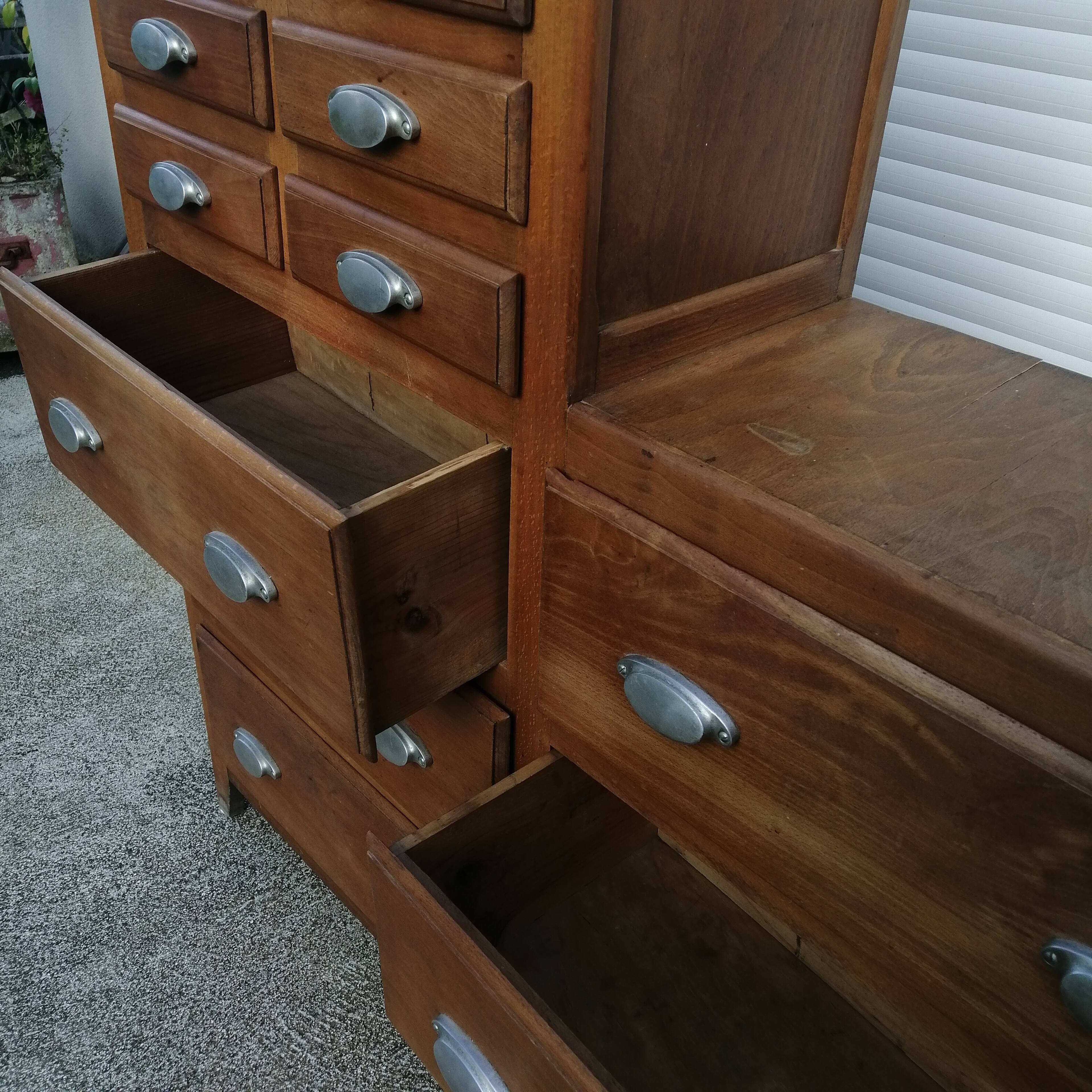 Meuble asymétrique-commode