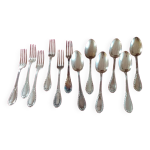 couverts dans leur écrin