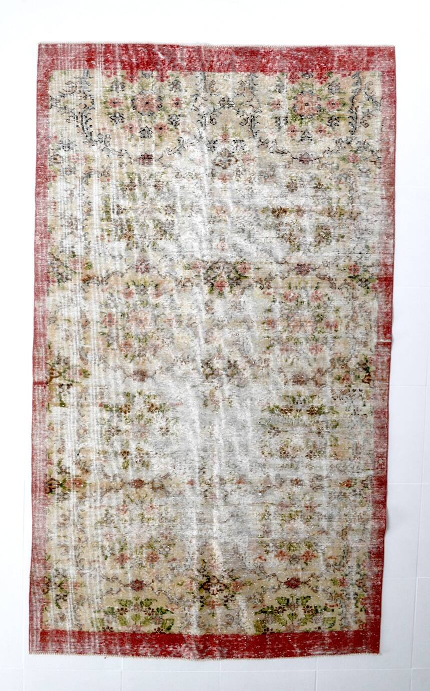 5x8 Pale Red & Cream Floral Pattern Vintage Rug, 144x250Cm