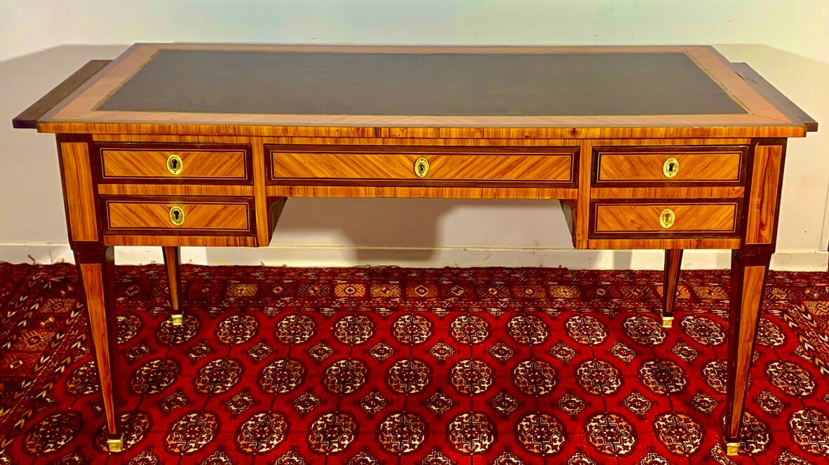 Louis XVI style desk, rosewood and violet wood