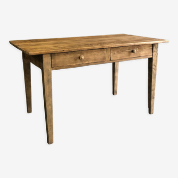 Farmhouse table with 2 drawers