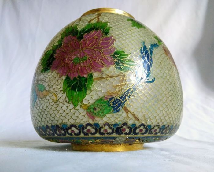 Openwork plique-à-jour enamel pot - 1920 to 1949 - China