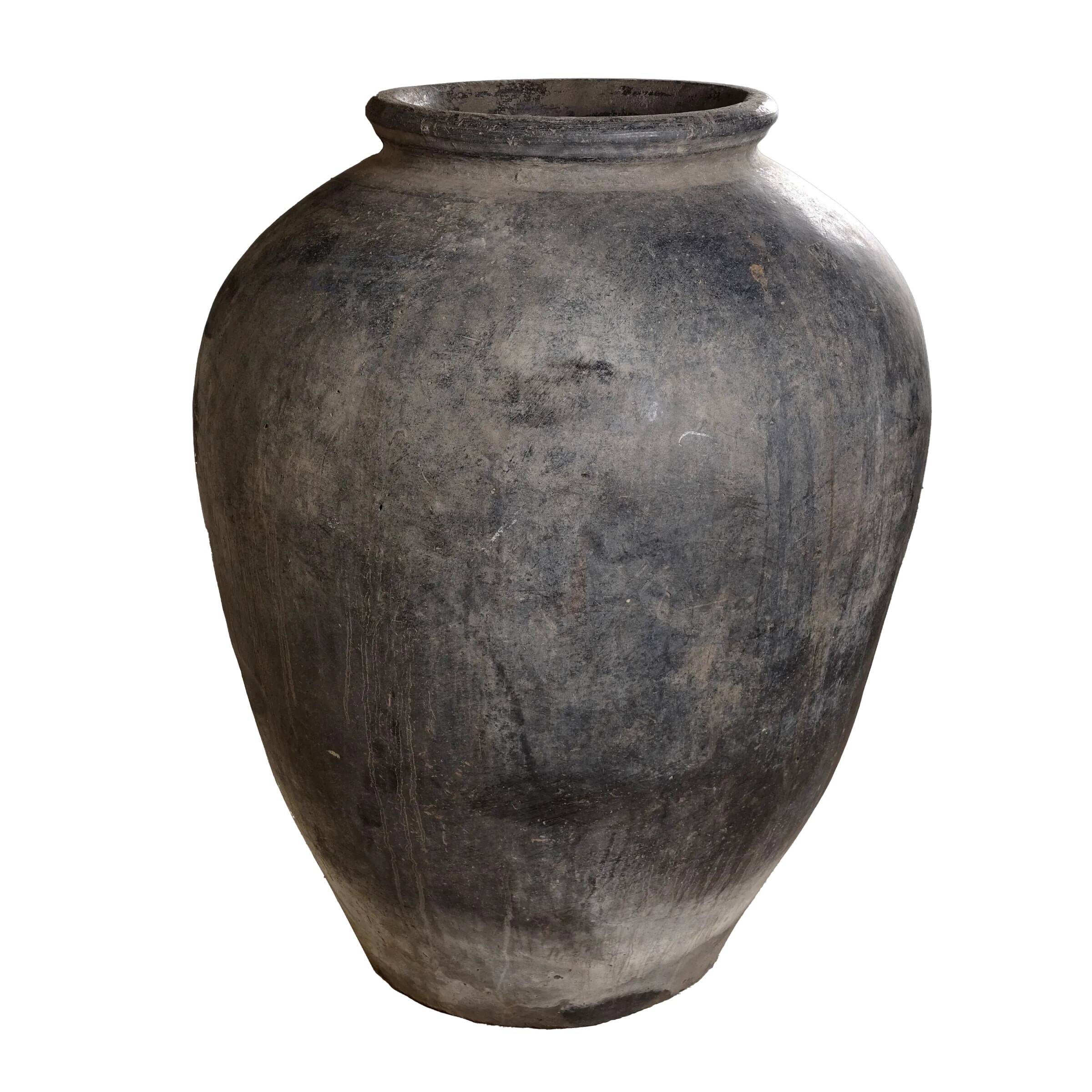 Anaaj - Large Indian terracotta jar no. 1