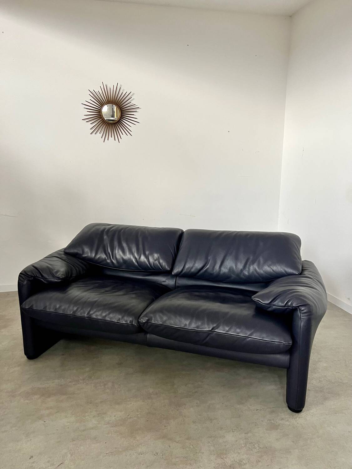 Maralunga sofa designer Vico MAGISTRETTI cassina in vintage midnight blue leather