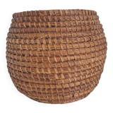 Woven wicker pot