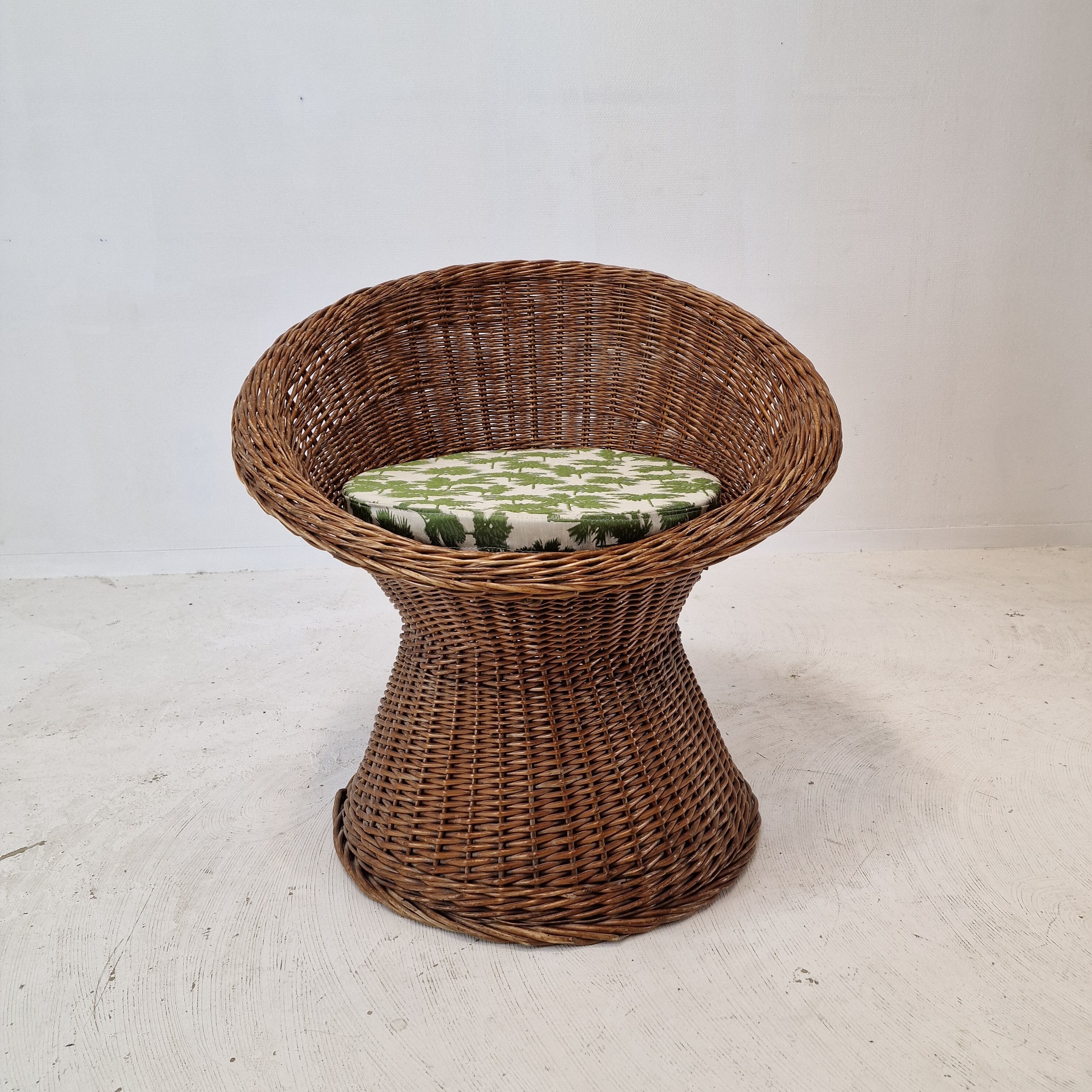 Pair of italian wicker lounge chairs, 1960's