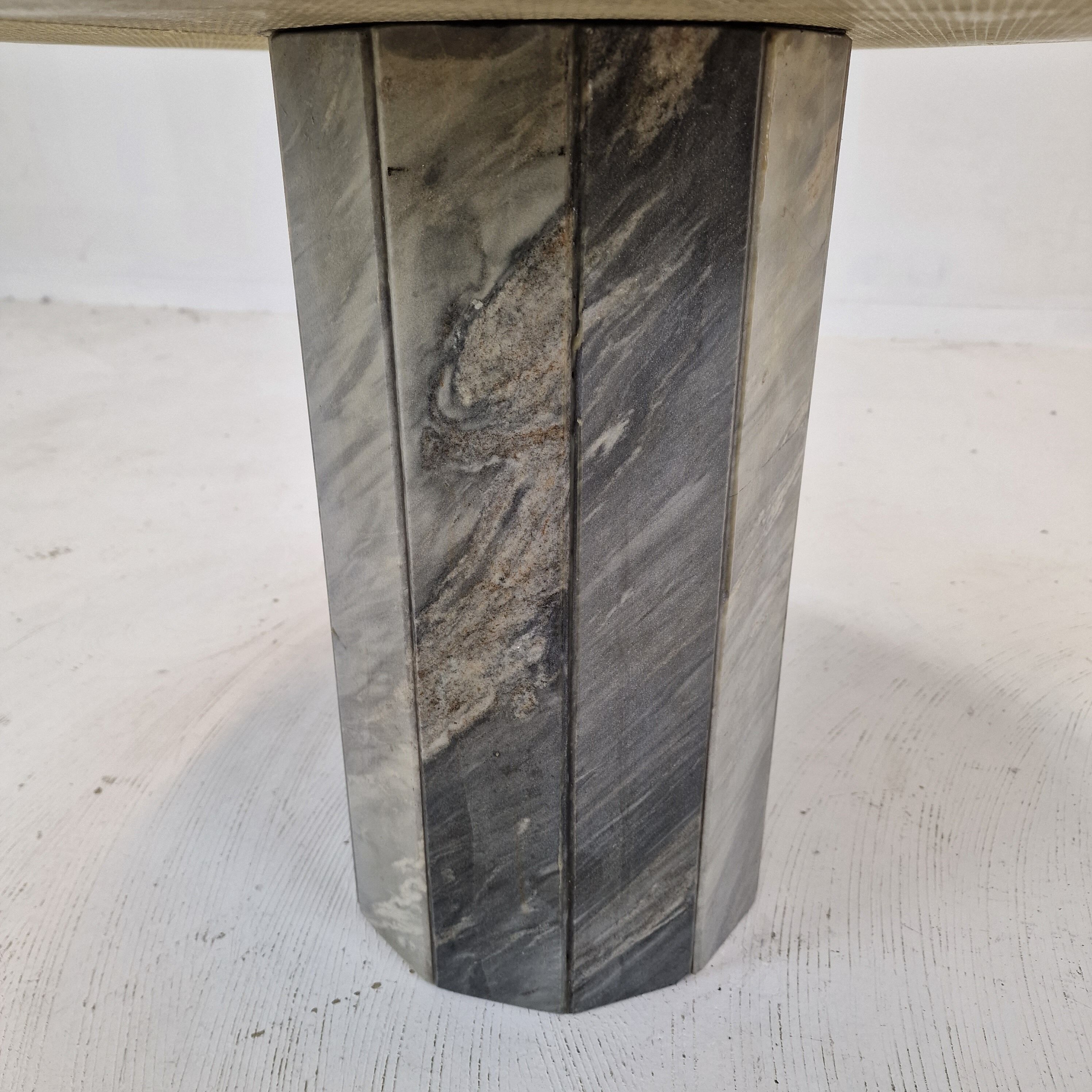 Round italian marble coffee or side table, 1980's