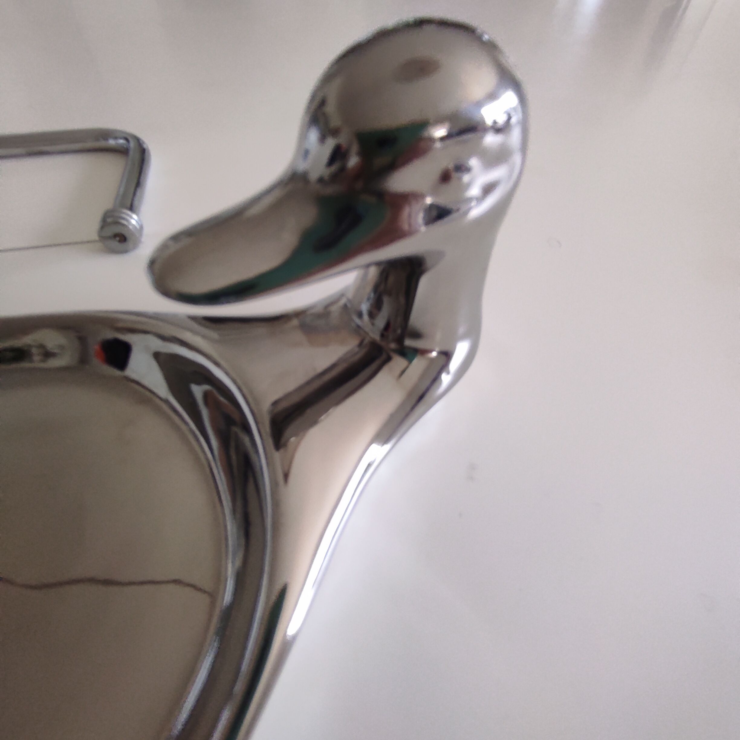 Plateau en porcelaine argentée forme canard pour foie gras avec  son couteau