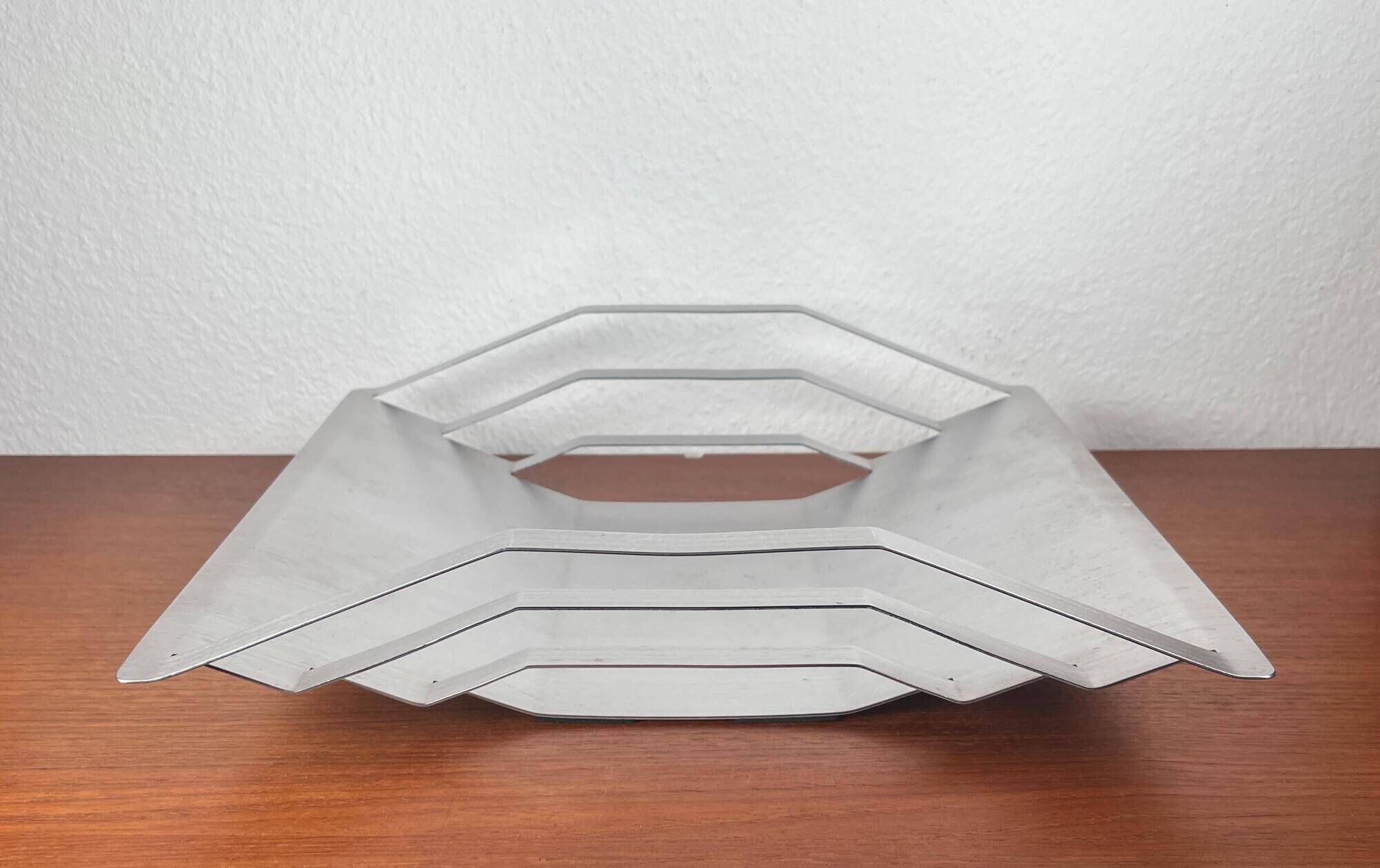 Minimalist postmodern metal fruit bowl, 1980s