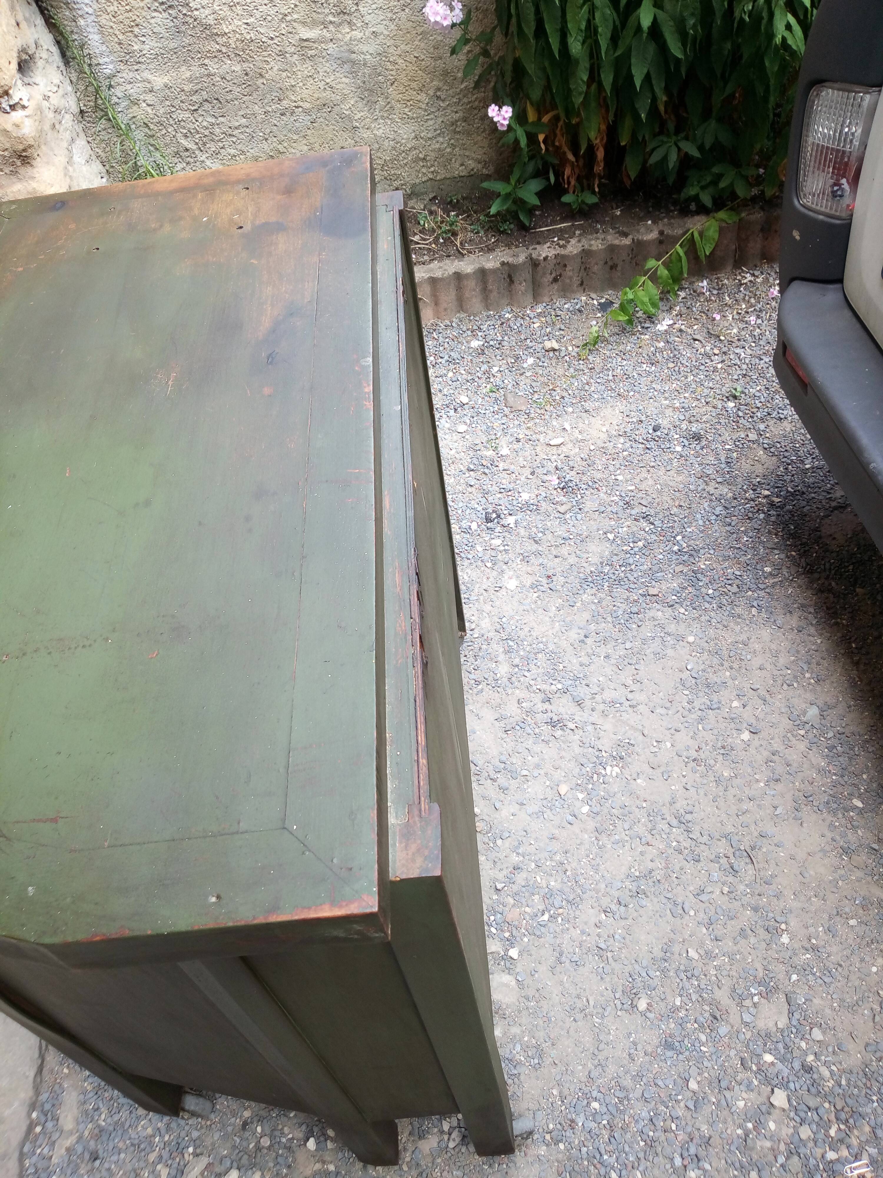 Vintage establishment