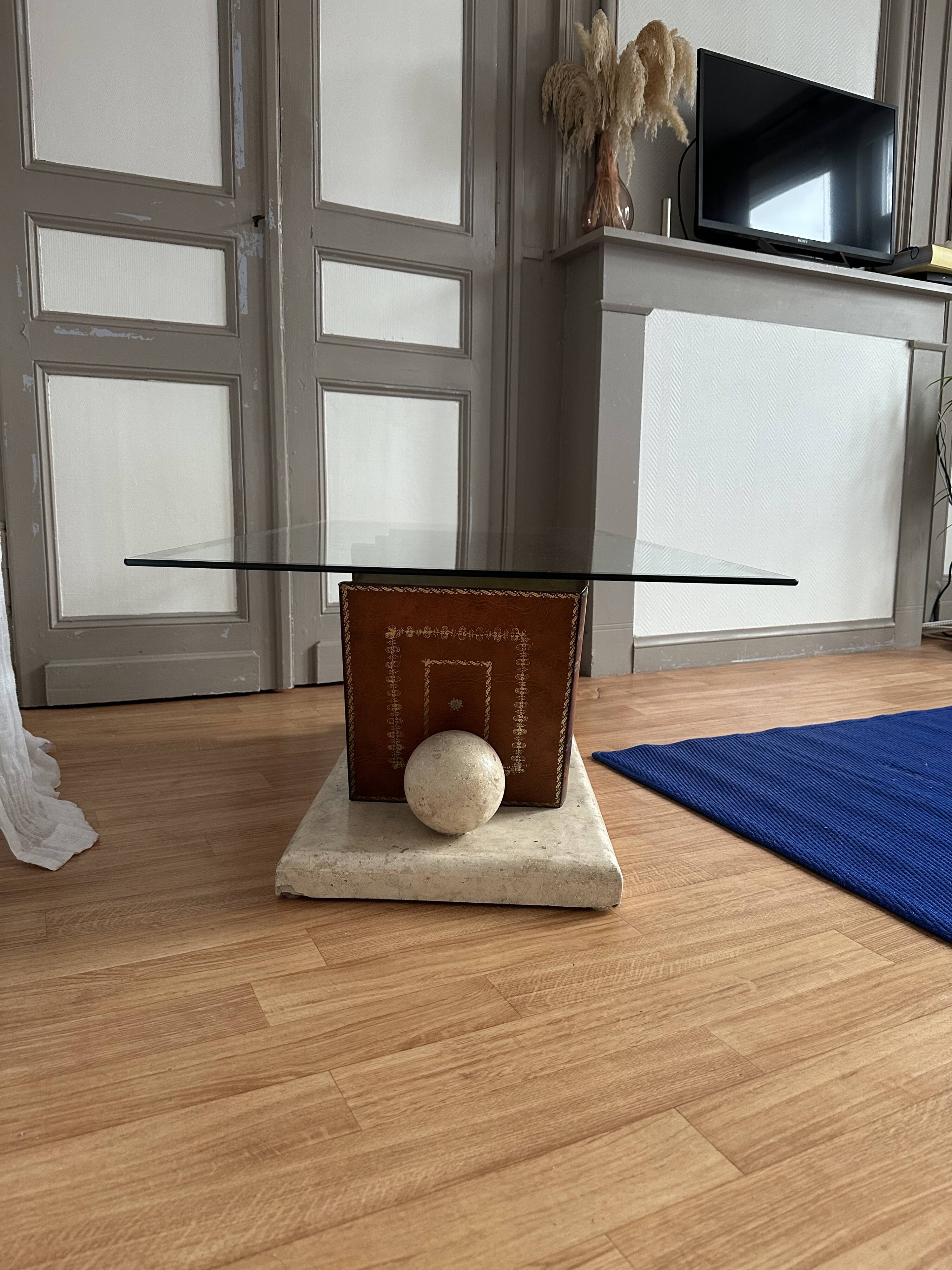 Vintage glass coffee table with trompe-l'oeil book base