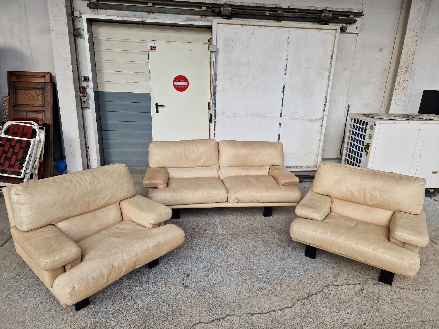 Salon vintage canapé et deux fauteuils