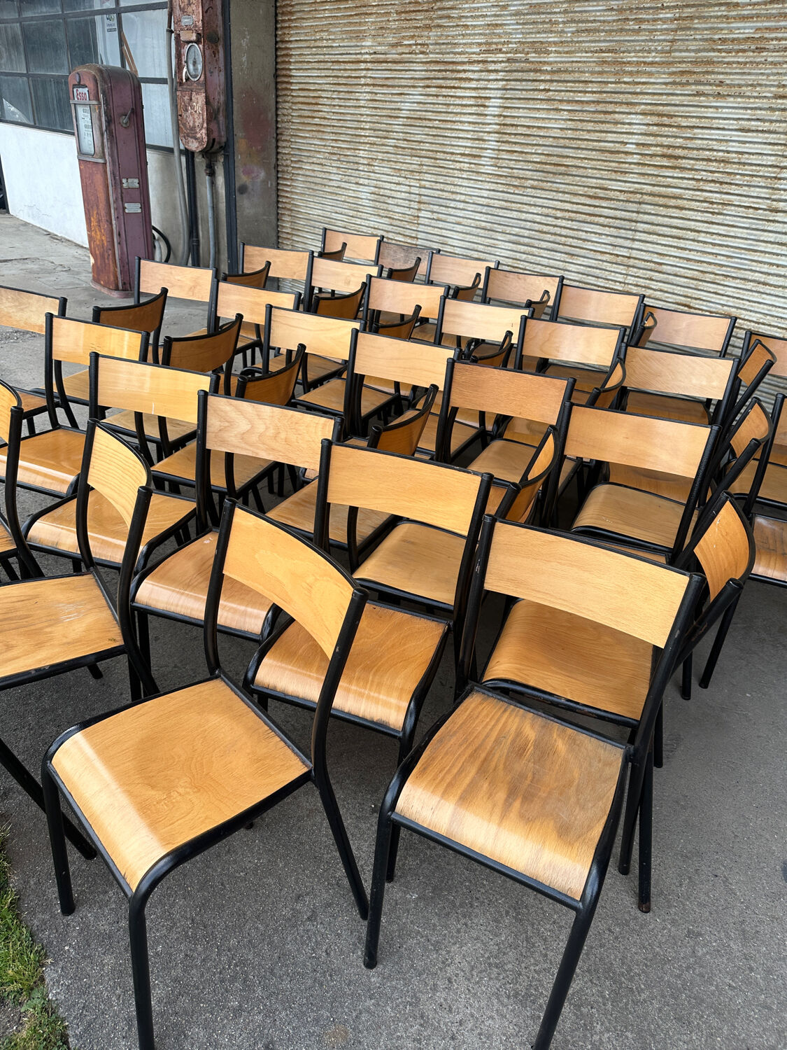 Lot de 50 chaises écoles bois et métal