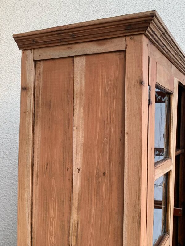 Armoire parisienne en bois brut et vitres gravées 1920
