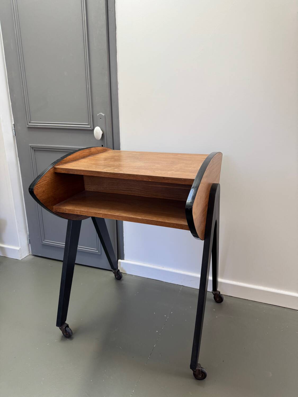 Vintage TV cabinet with tapered legs