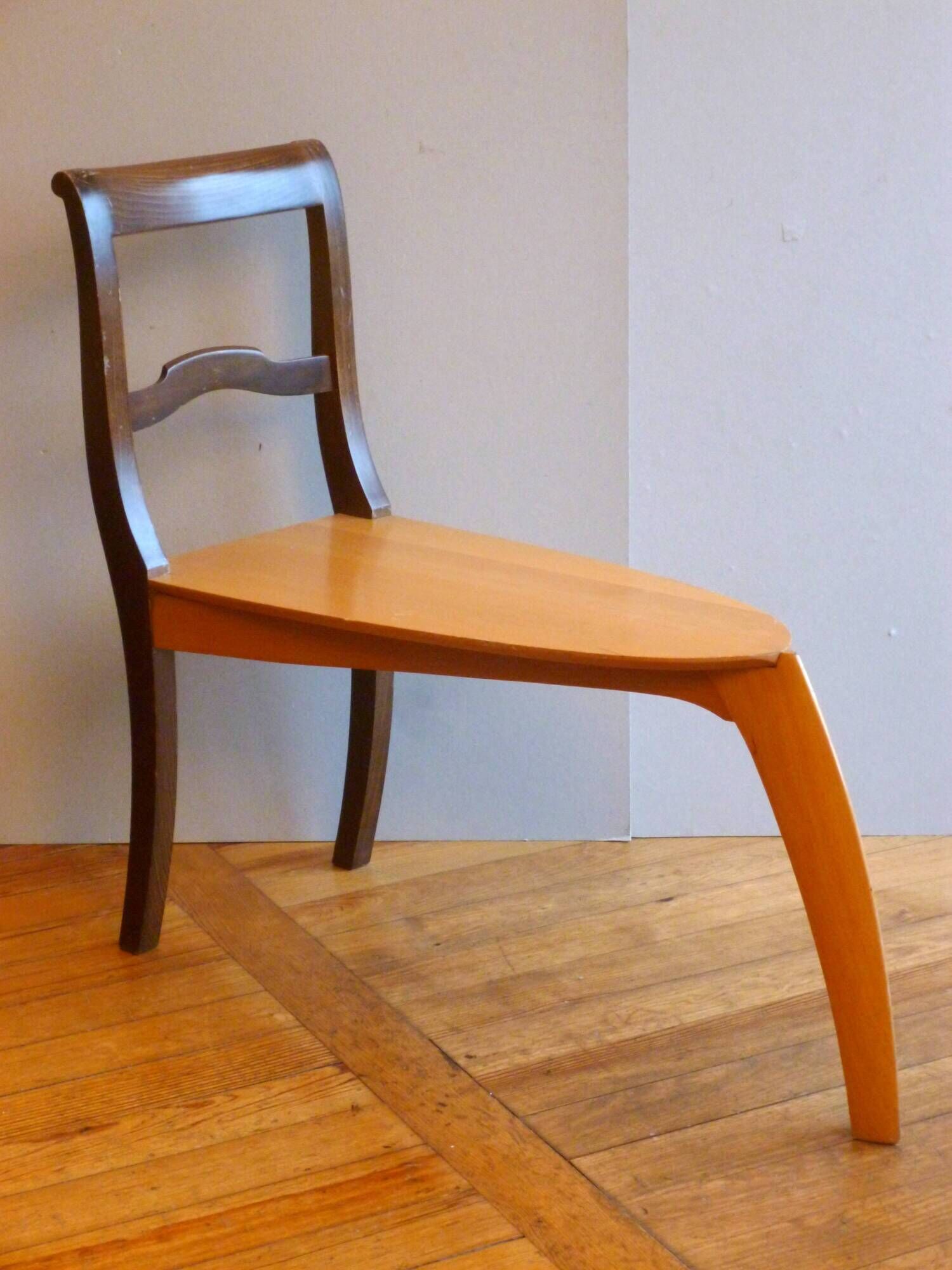 "Cadregabec" chair, design Kamber and Gümpel, 1989, publisher SVITALIA