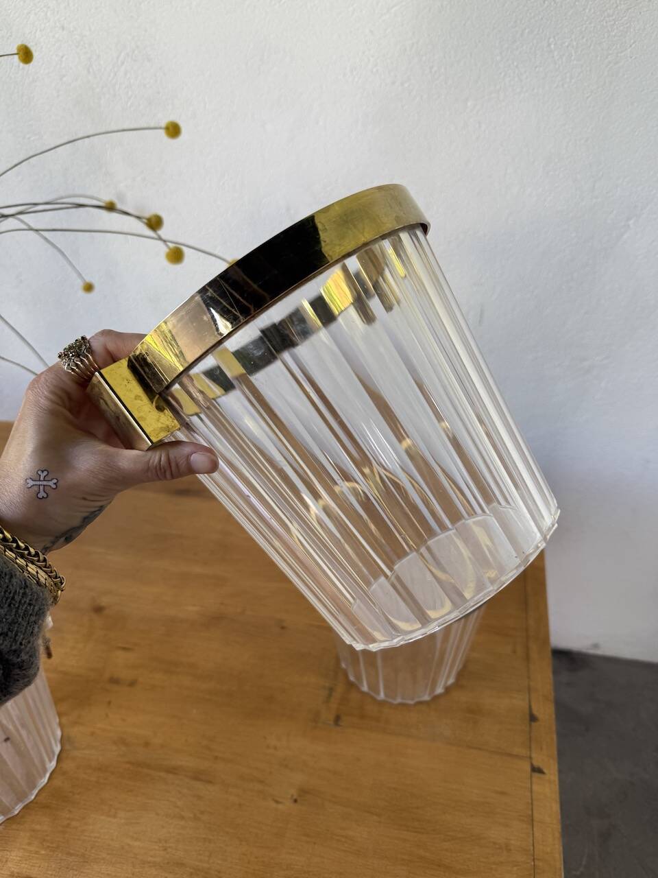 3 seaux à champagne en plexiglas transparent et doré, 1970