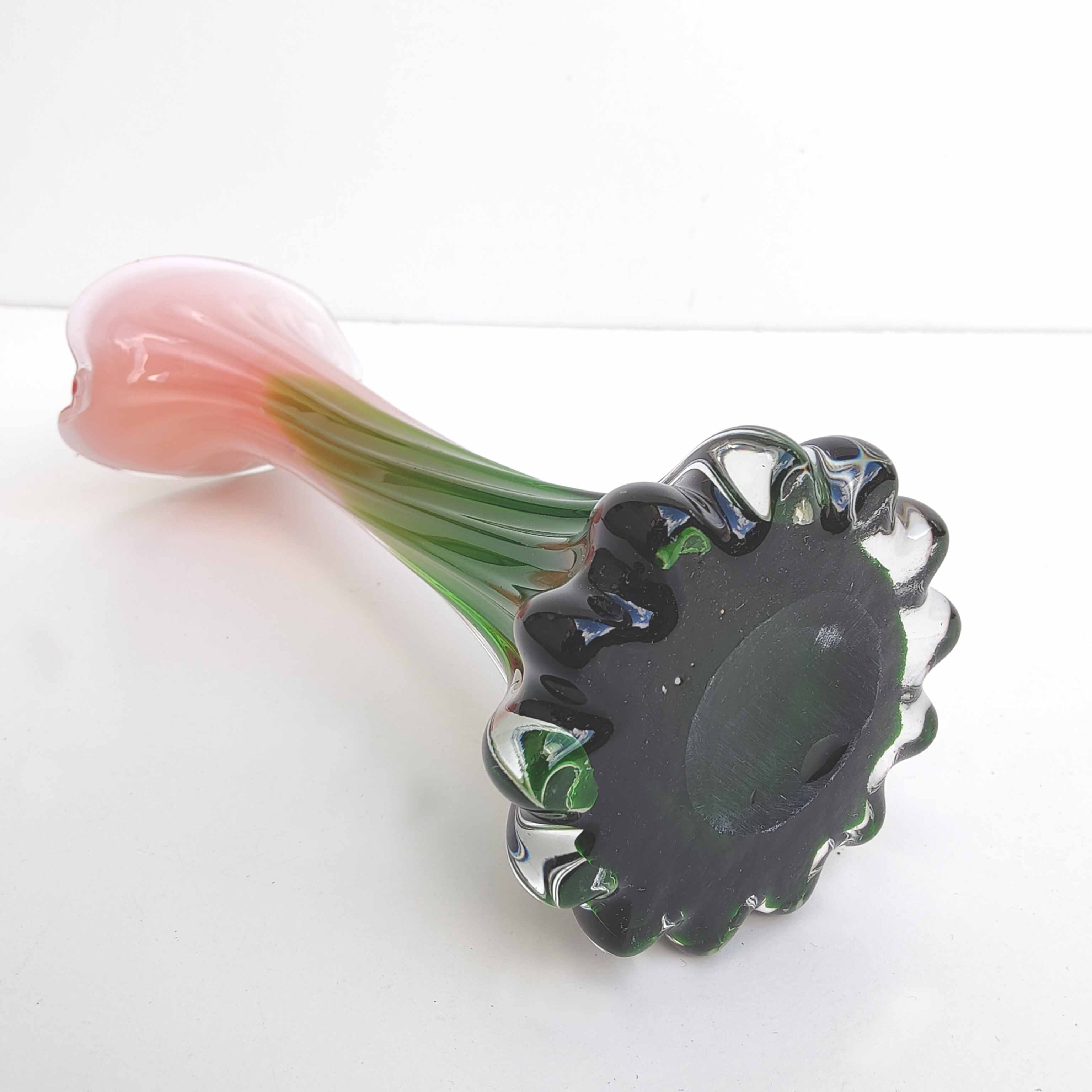 Vase soliflore en verre soufflé forme fleur vert et rouge
