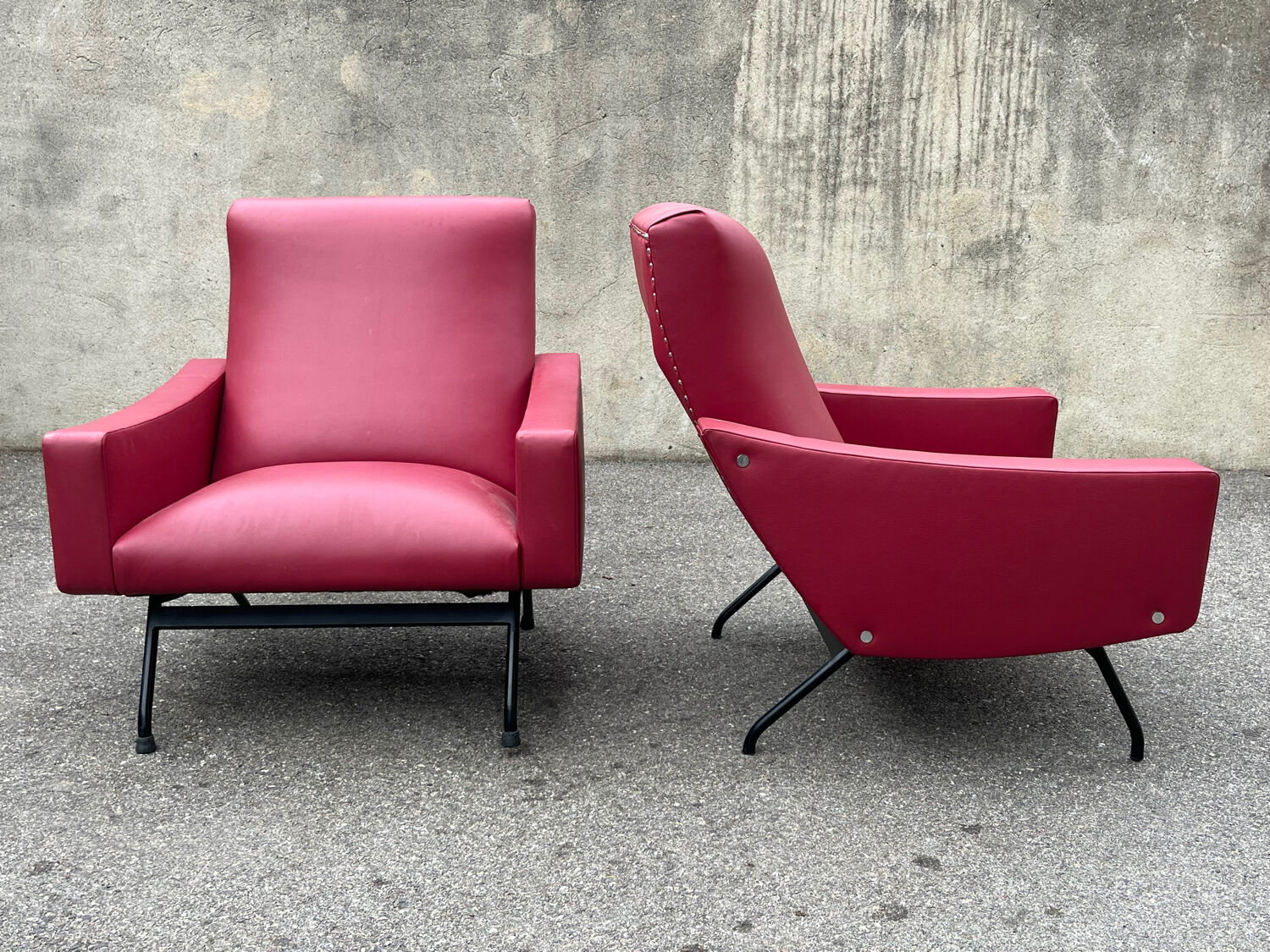 Pair of Gilbert Steiner design armchairs, Galion model, published by Steiner
