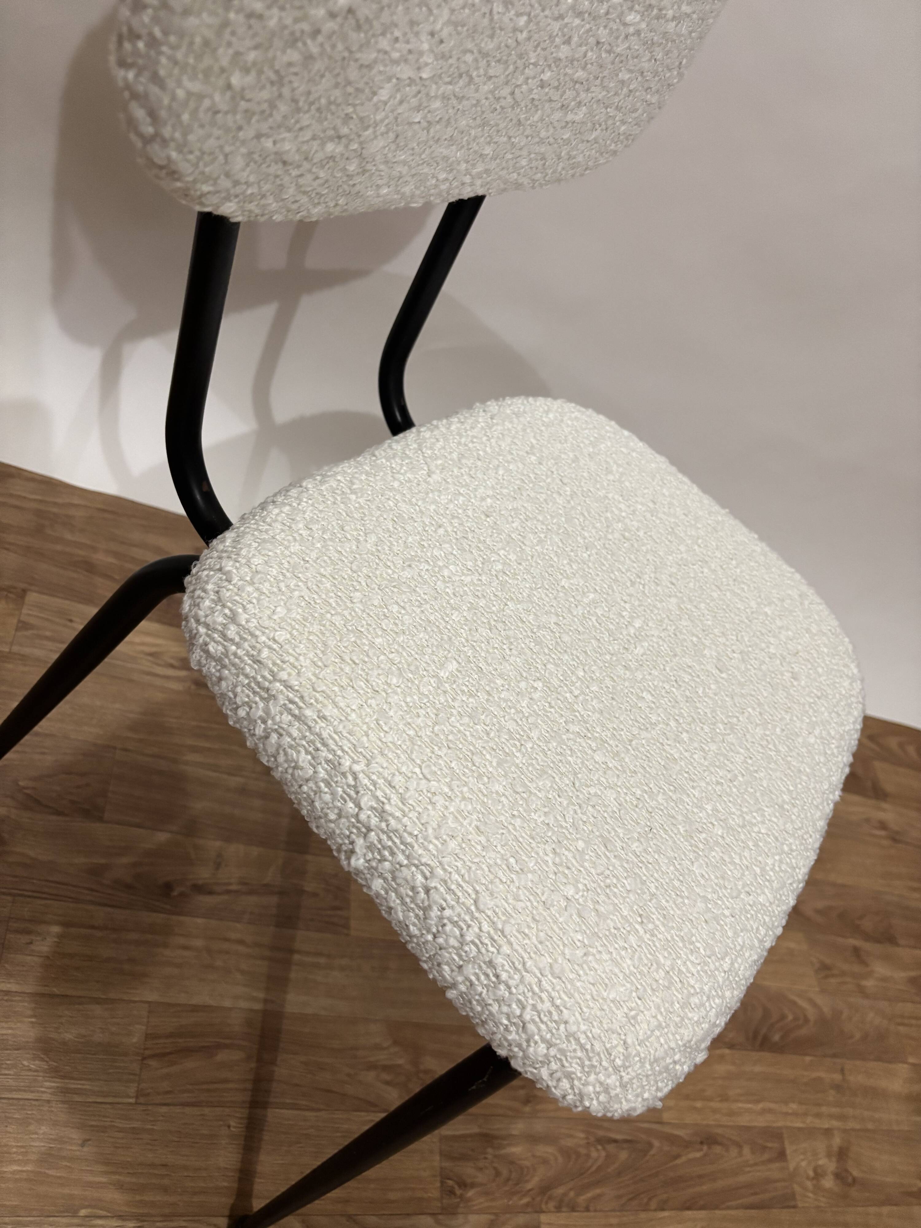 Chaise années 60 retapissée bouclette
