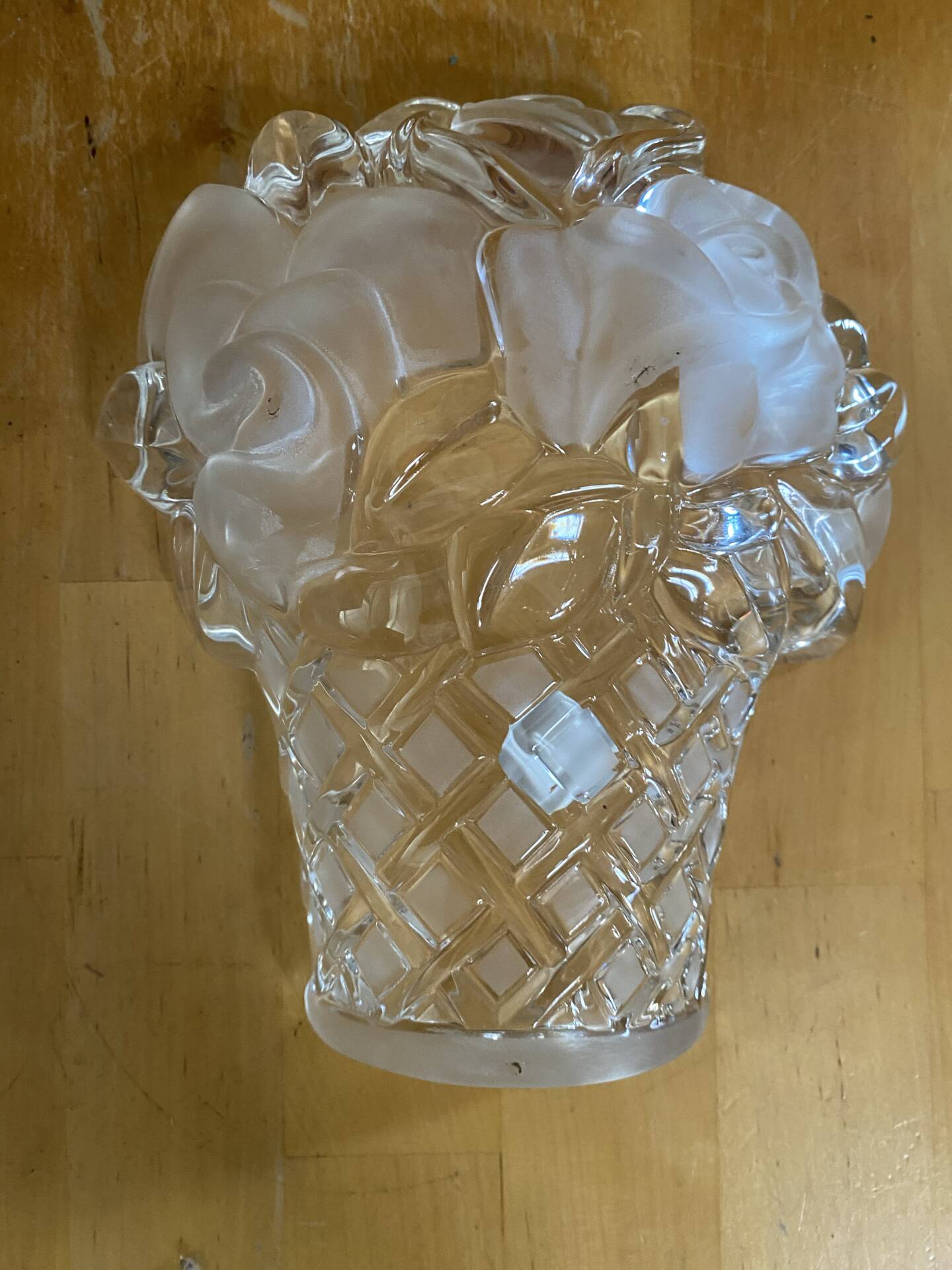 Old walther-glas pocket video vintage moulded crystal rose basket