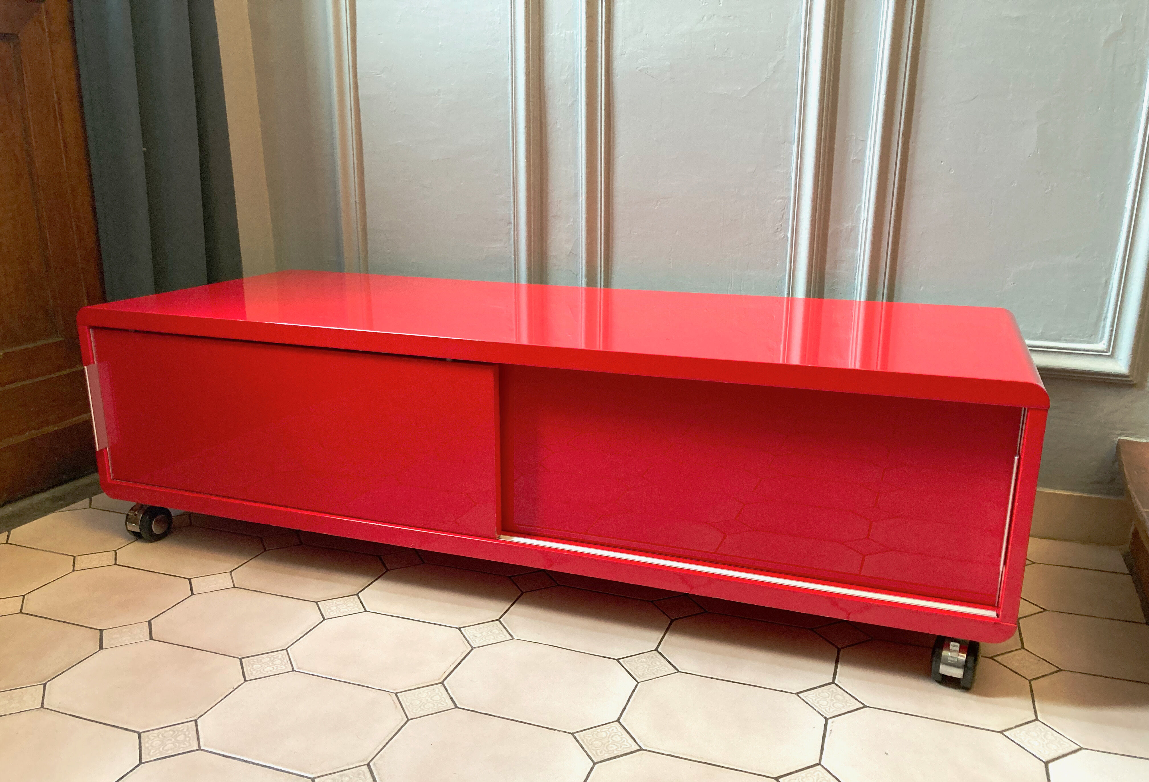 Lacquered red tv cabinet