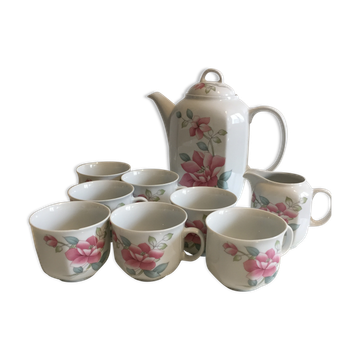 Porcelain tea or coffee service