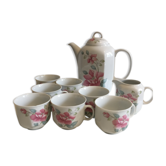 Porcelain tea or coffee service