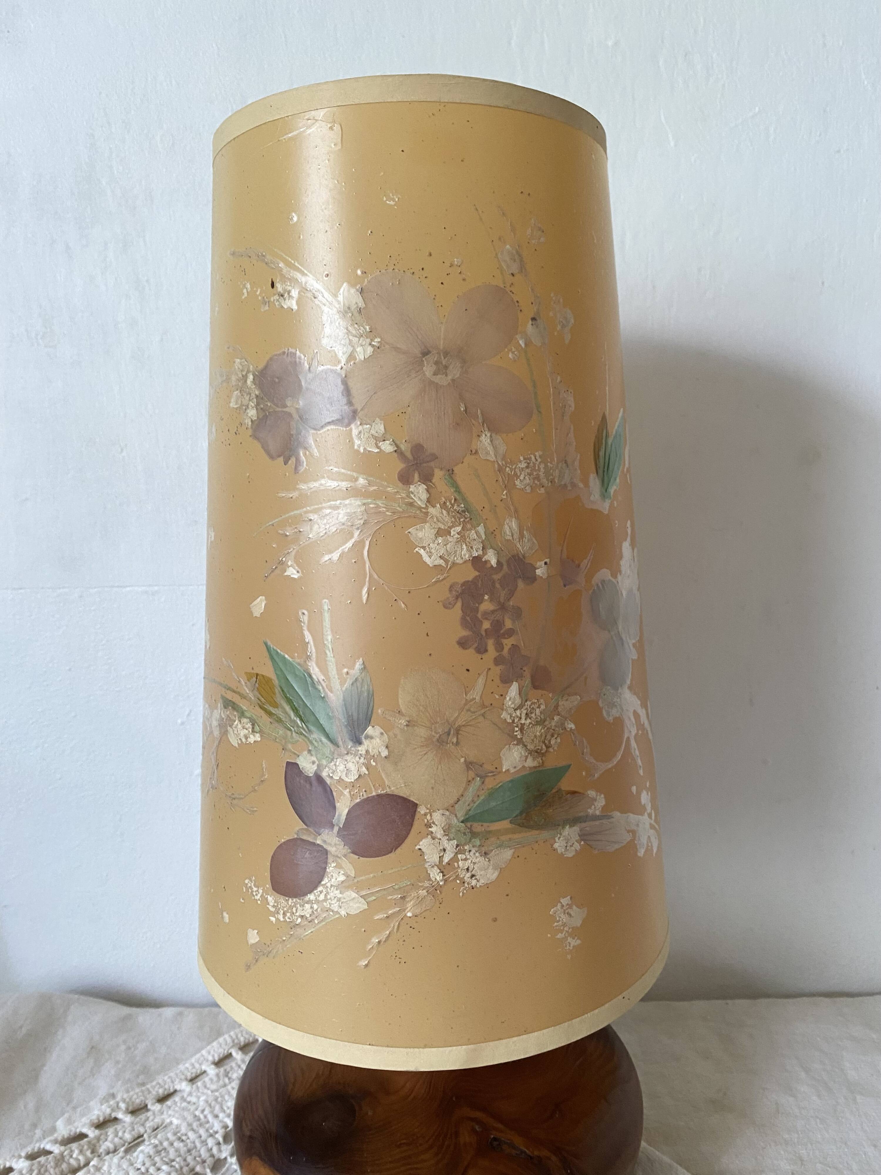 Vintage lamp with wooden base, 44 cm