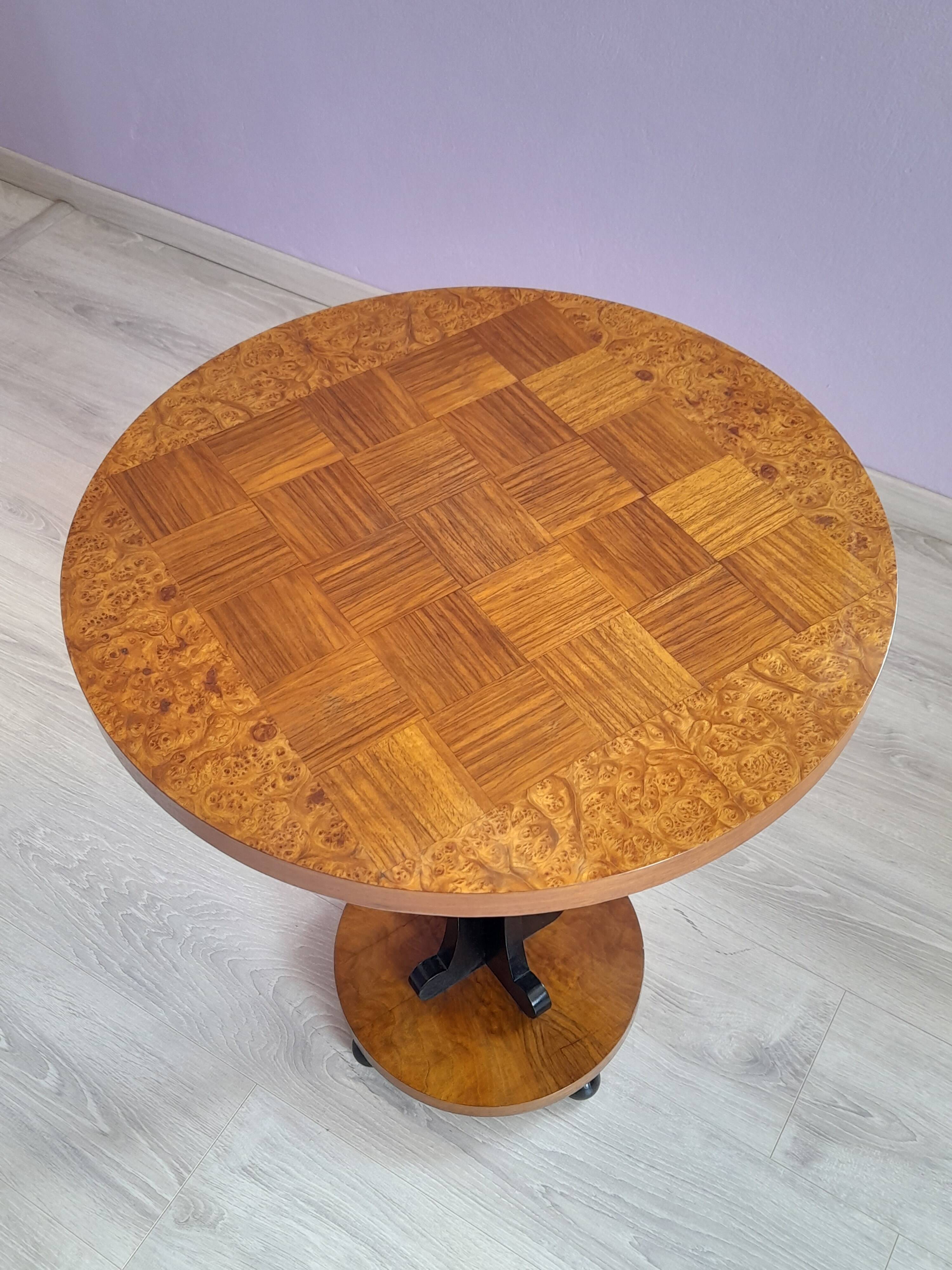 Art Deco pedestal table