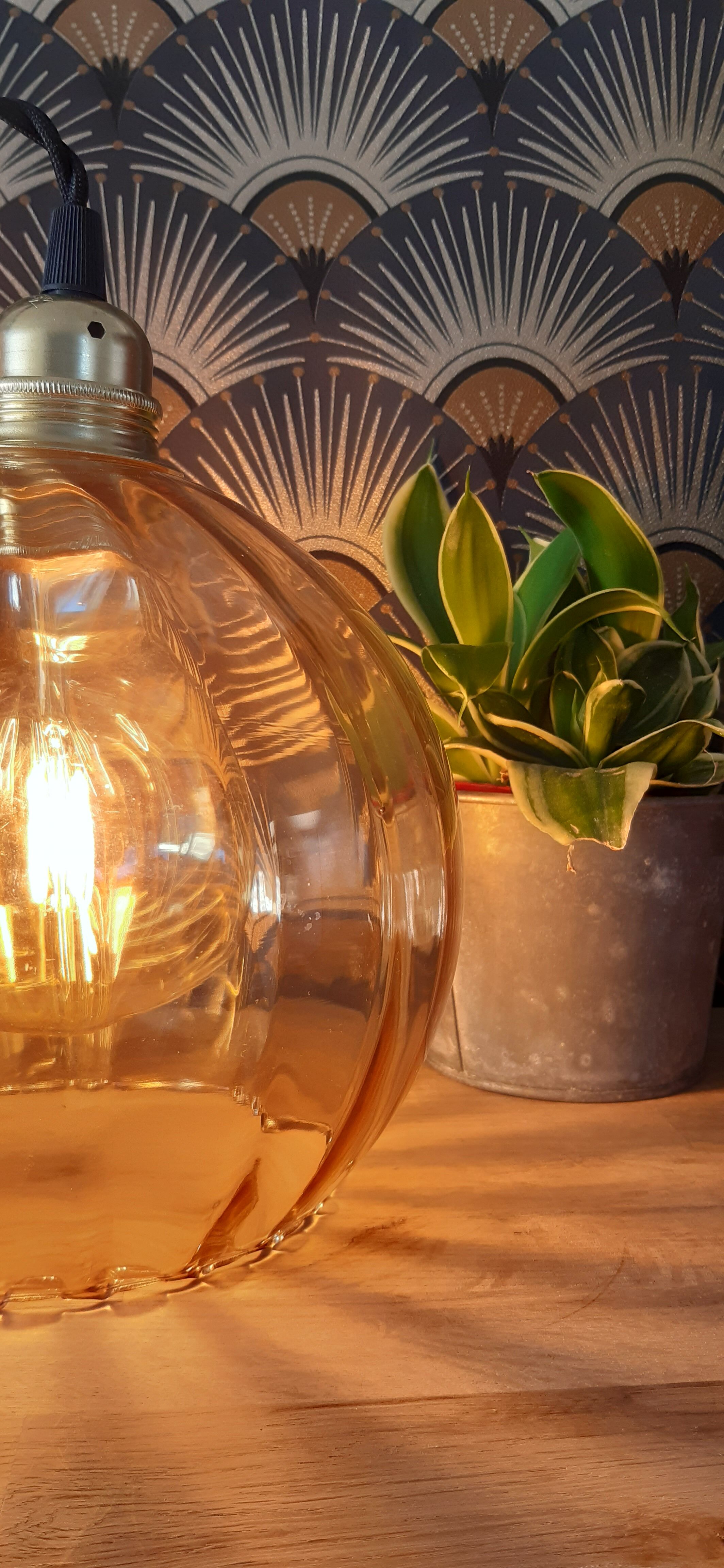 Amber globe suspension