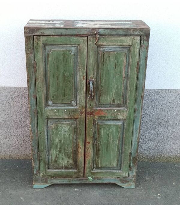 Petite armoire ancienne en bois