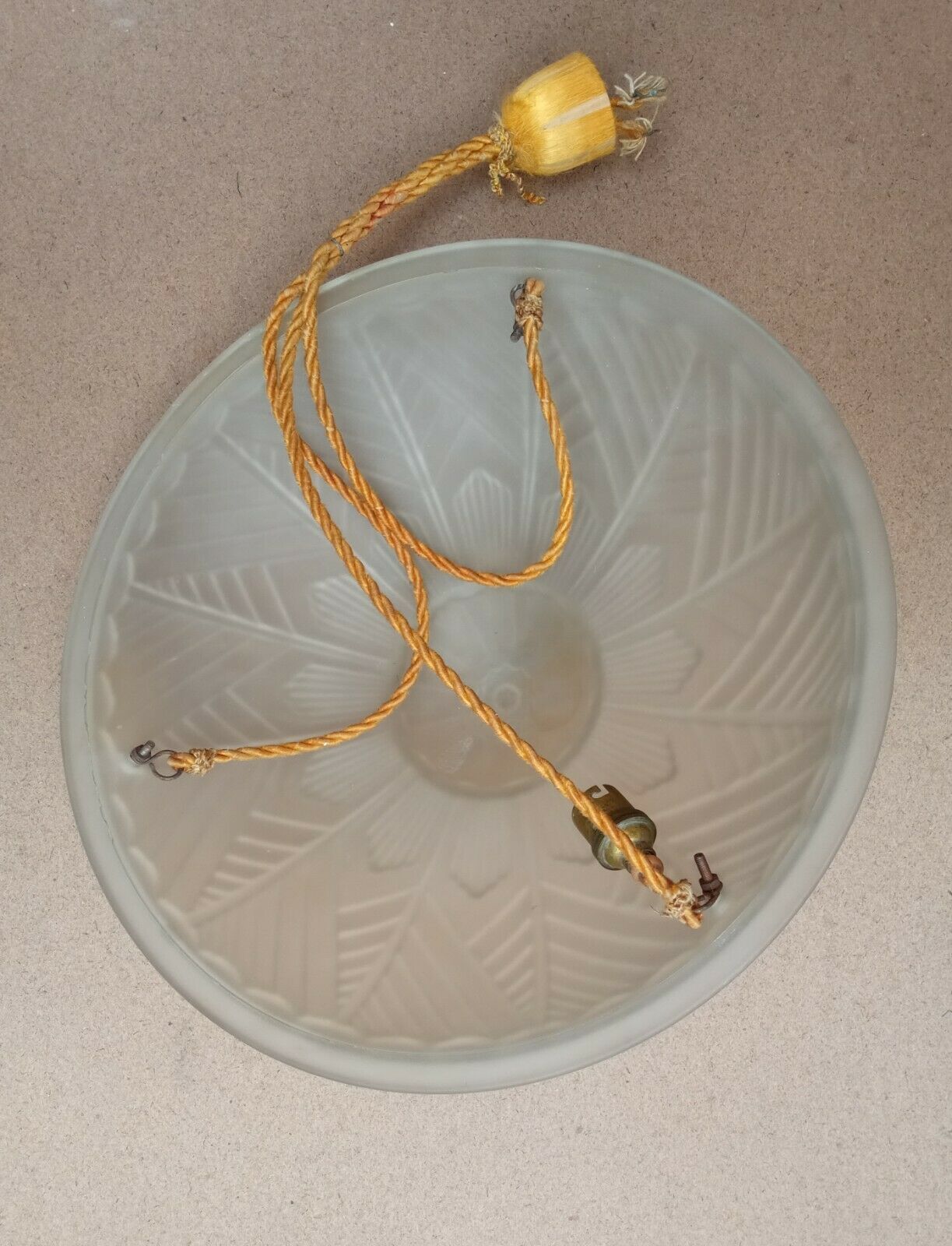Art Deco ceiling lamp/chandelier in white pressed molded glass in working order