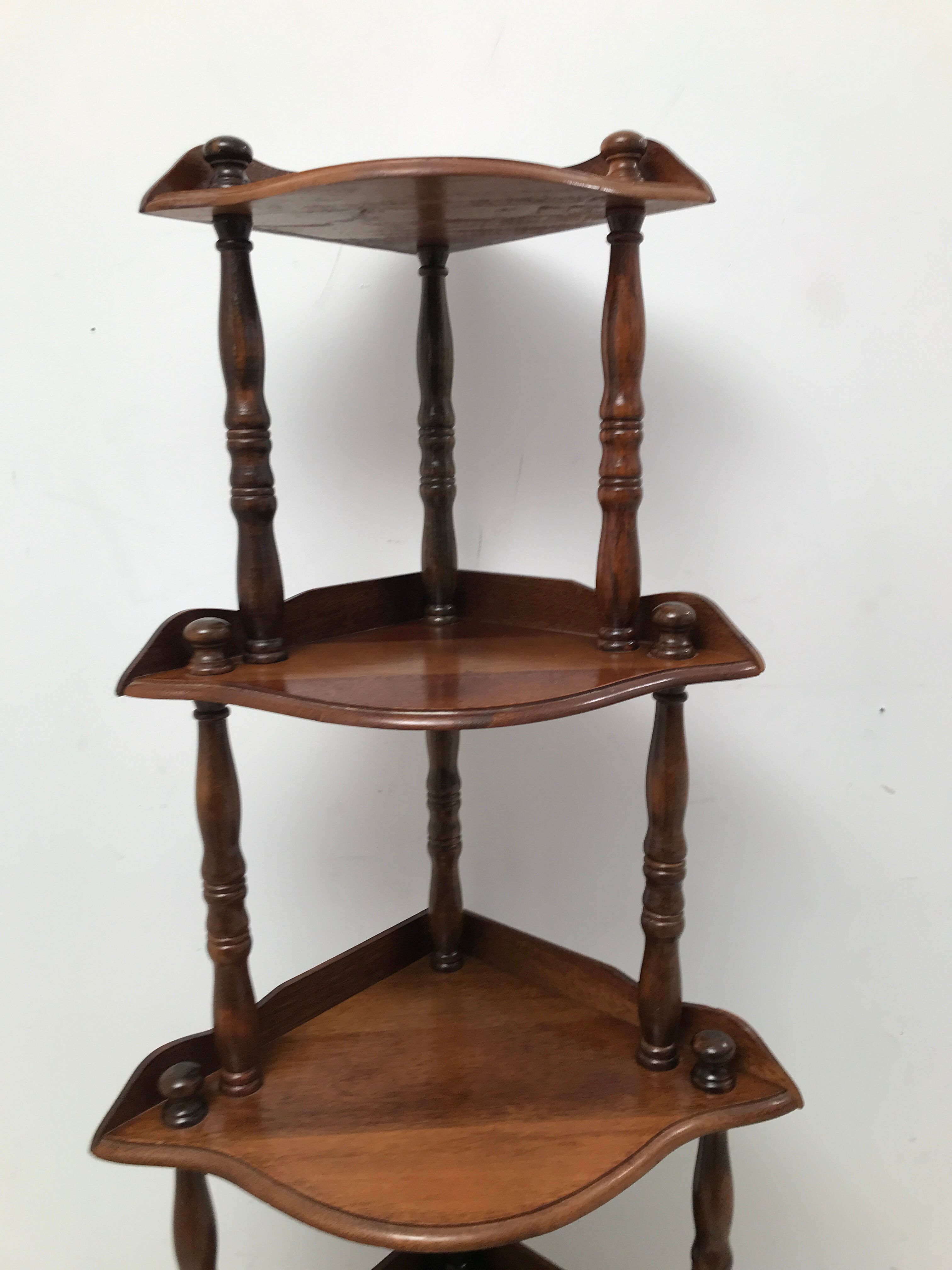 Étagère d'angle avec 5 niveaux en bois années 70