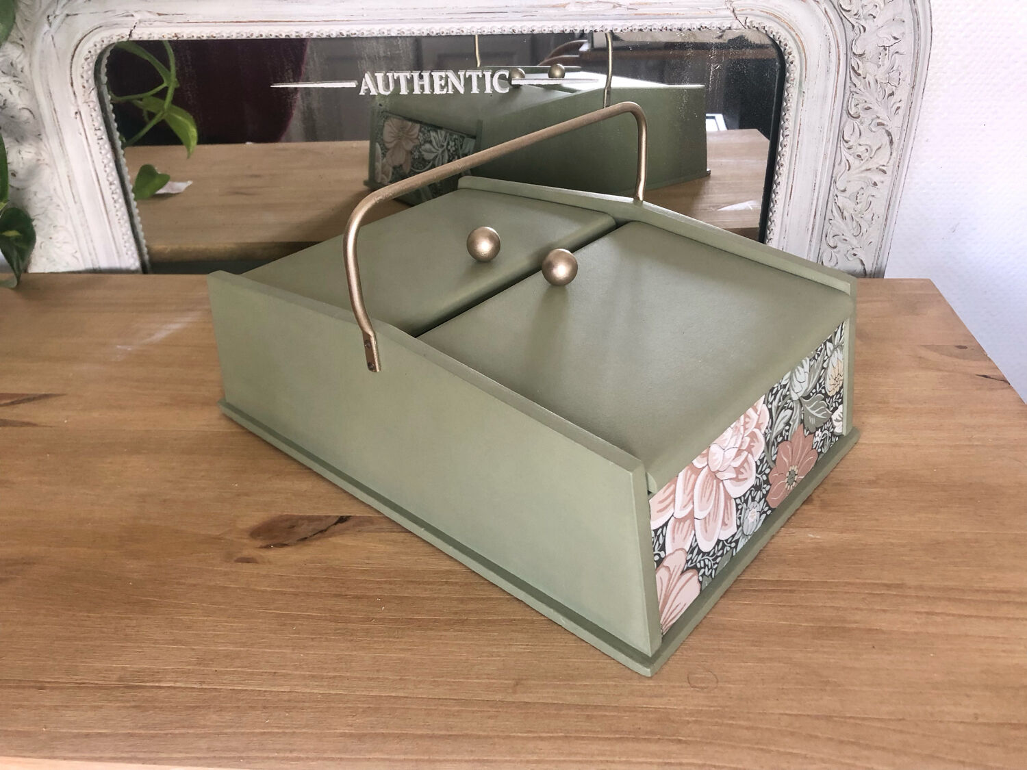Jewelry box or sewing