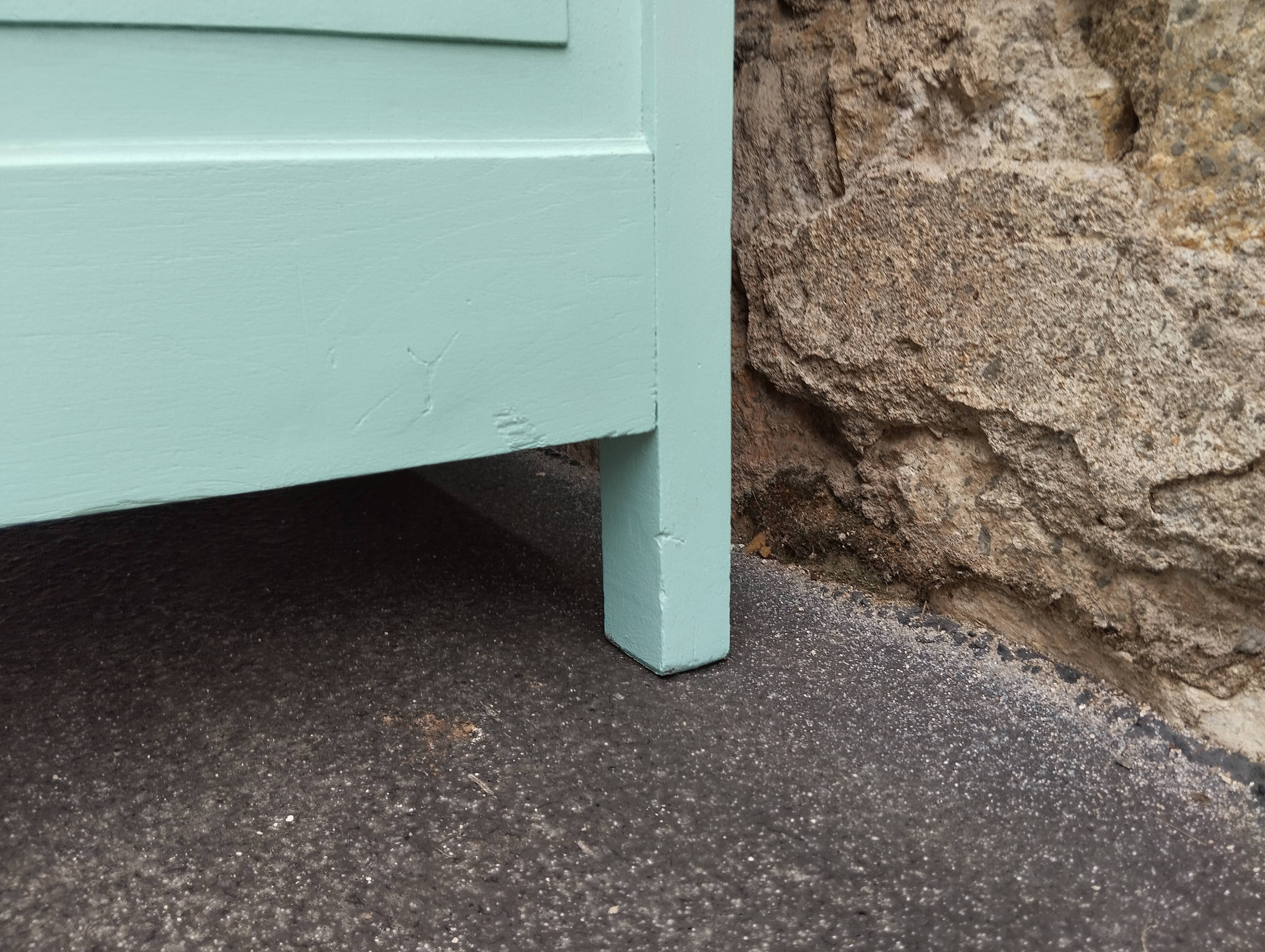 Parisian showcase cabinet year 30