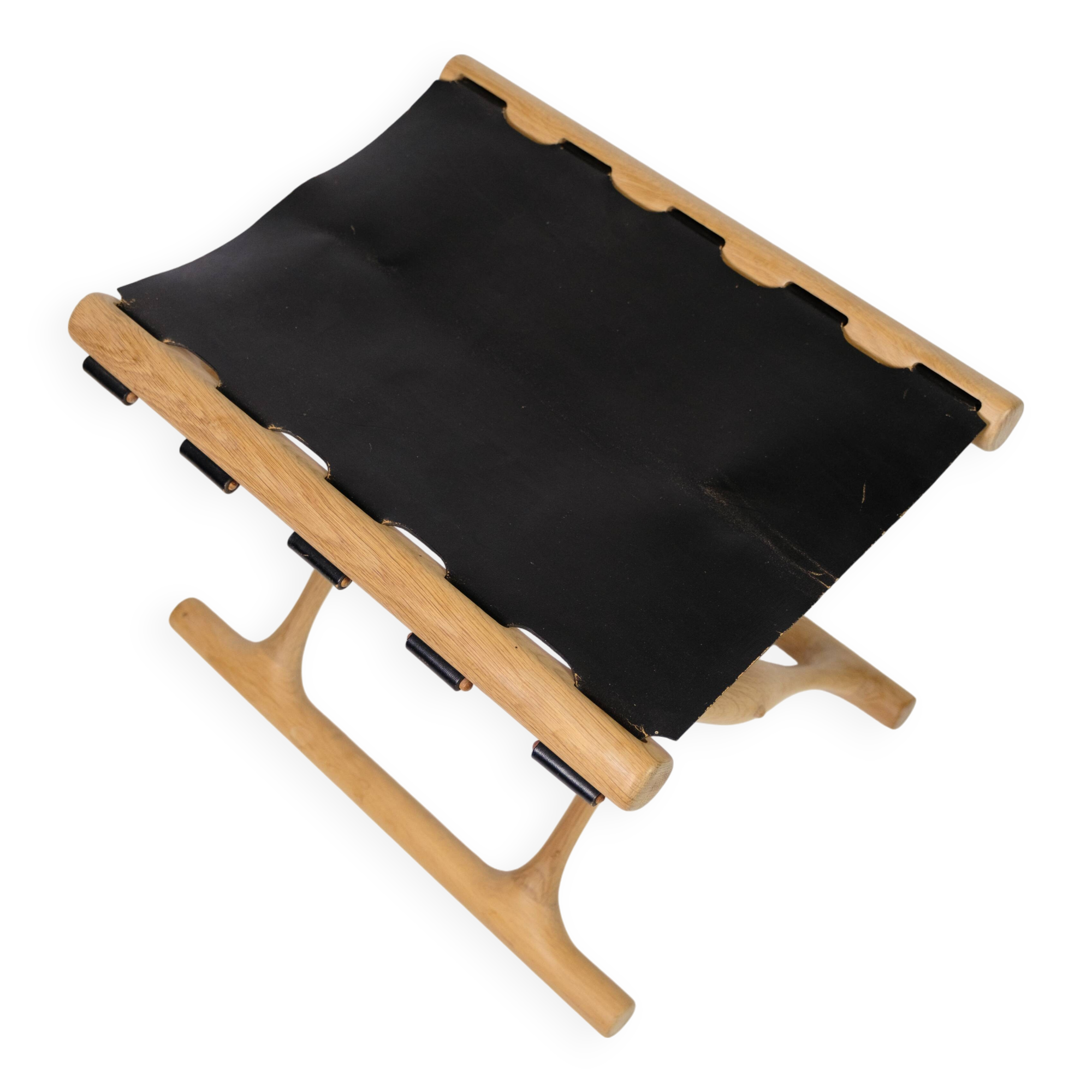 Stool Model PH 43 Made In Oak & Stretched Black Full Grain Leather By Poul Hundevad