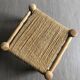 Tabouret minimaliste en bois et corde