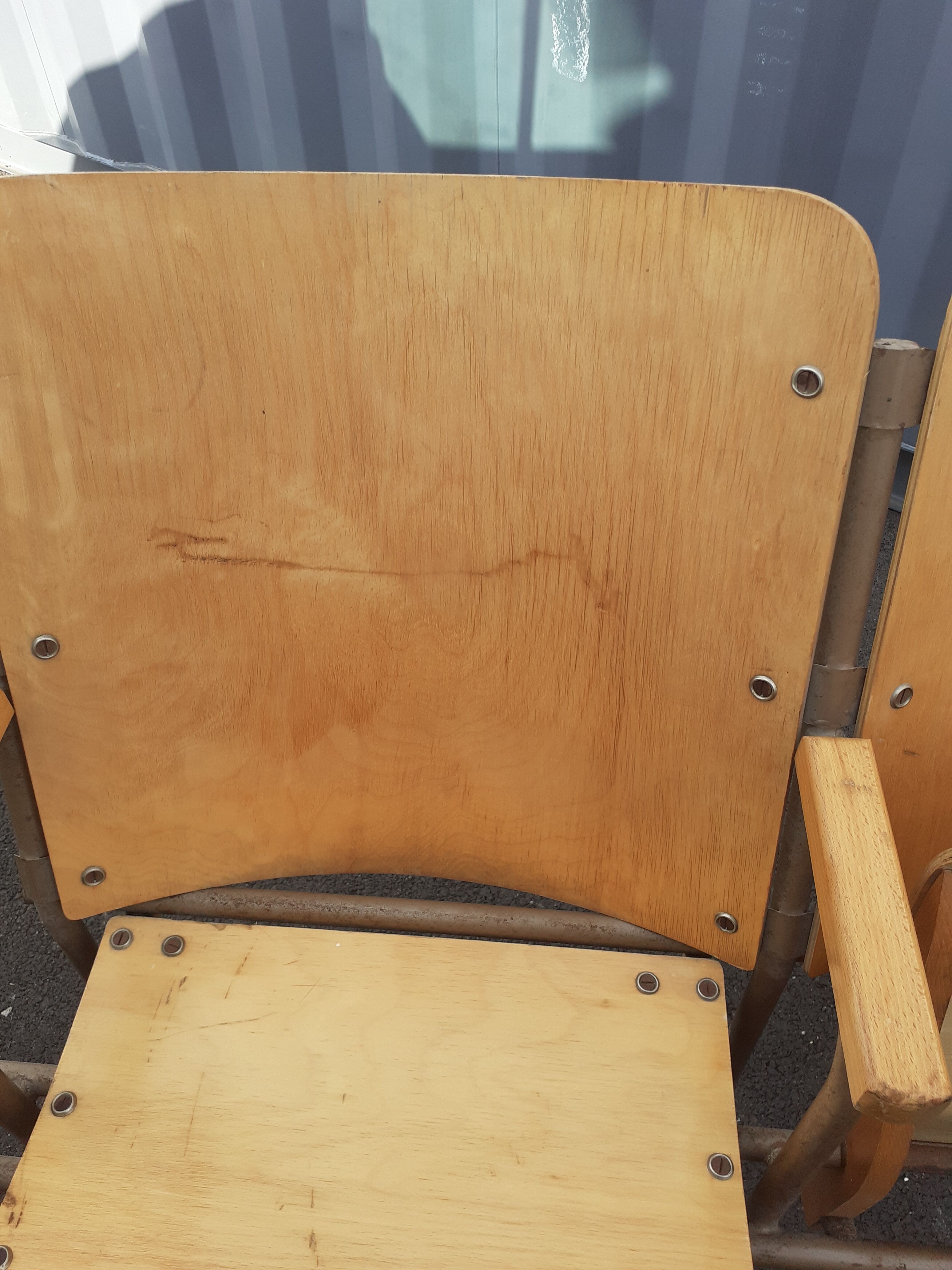 Wheelchair cinema theatre strapontin