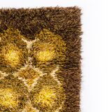 Scandinavian 20th century modern long pile (ryijy) rug by Laila Seppä. 154/