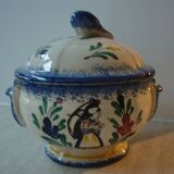 Tureen for onion soup
