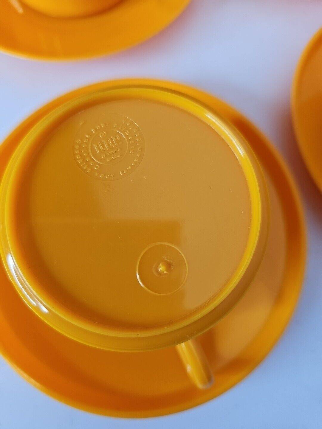 Vintage orange plastic coffee cups x 6