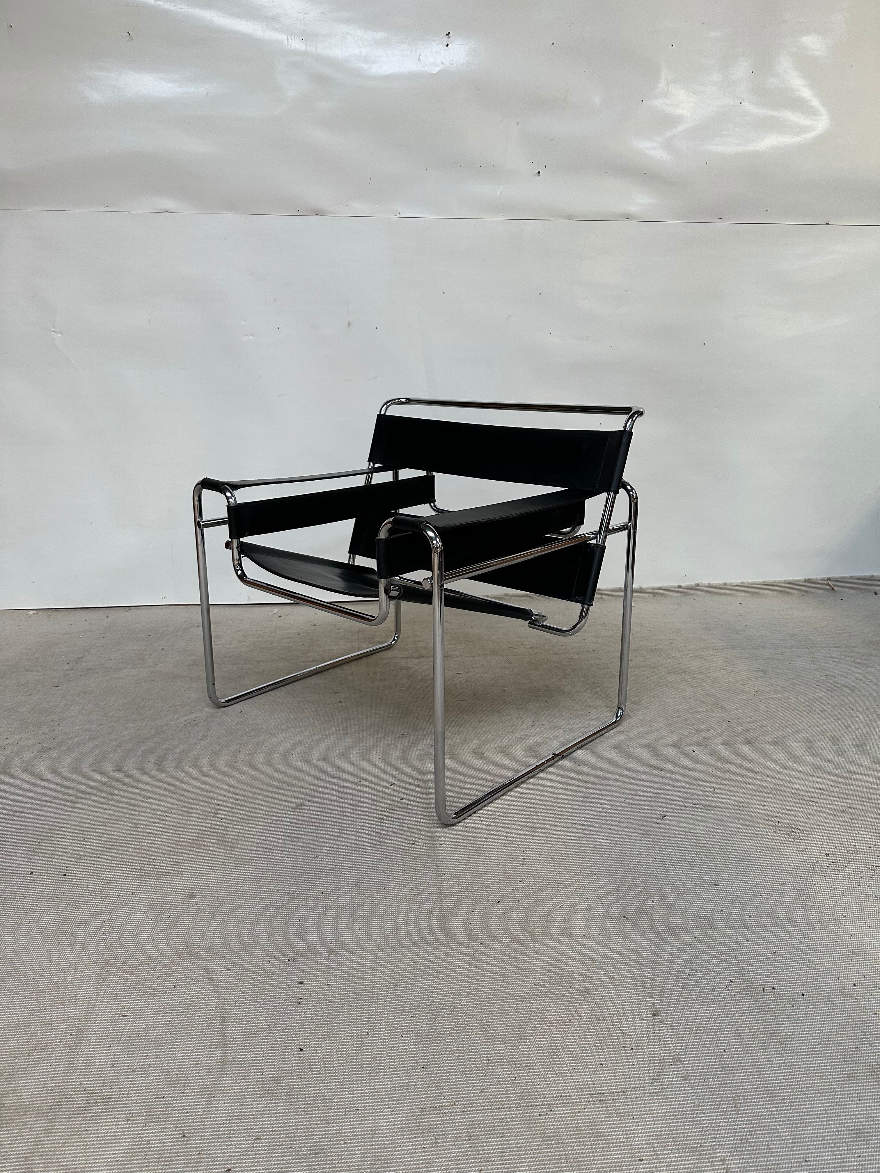 Knoll Wassily B3 chair Marcel Breuer