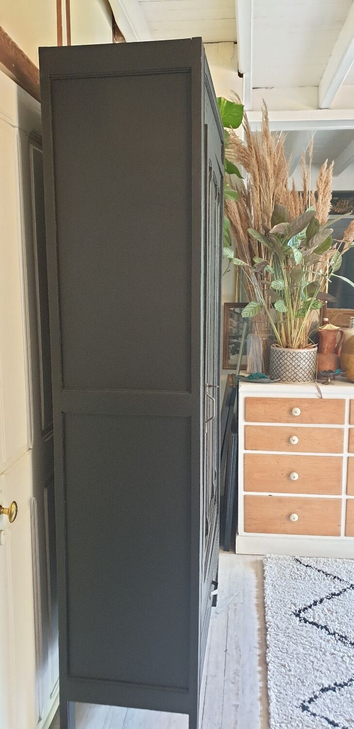 Armoire parisienne