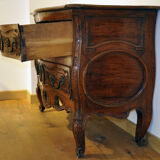 Provençal chest of drawers in solid walnut from Nîmes, Louis XV period