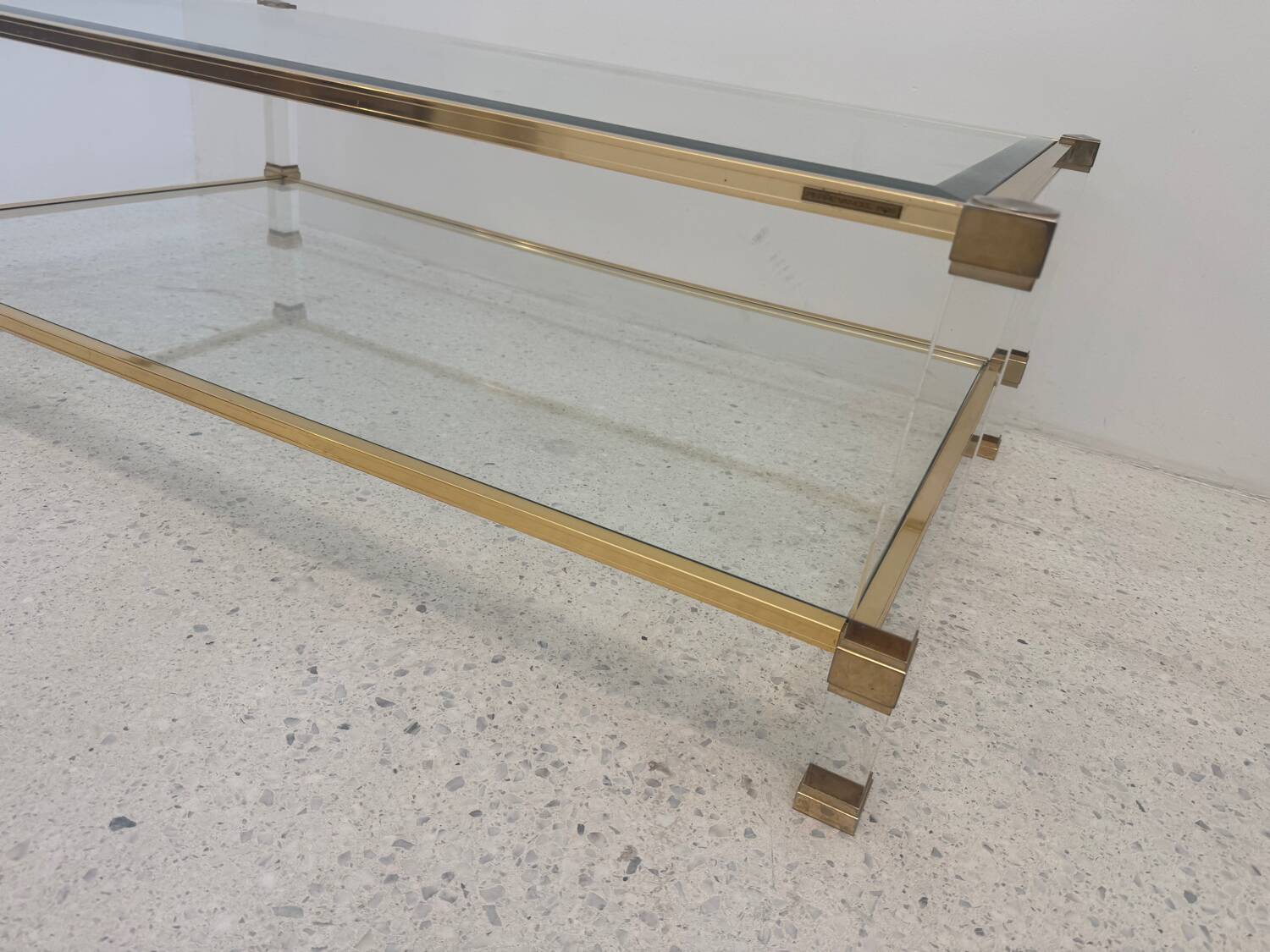 Table basse Plexi et alu doré, Pierre Vandel, 1970s