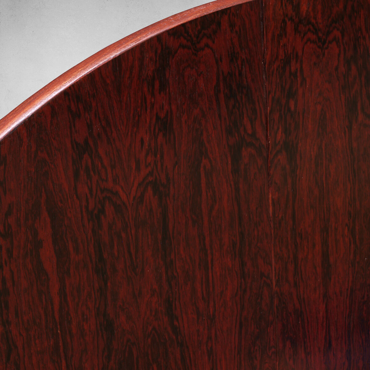 Rio rosewood dining table