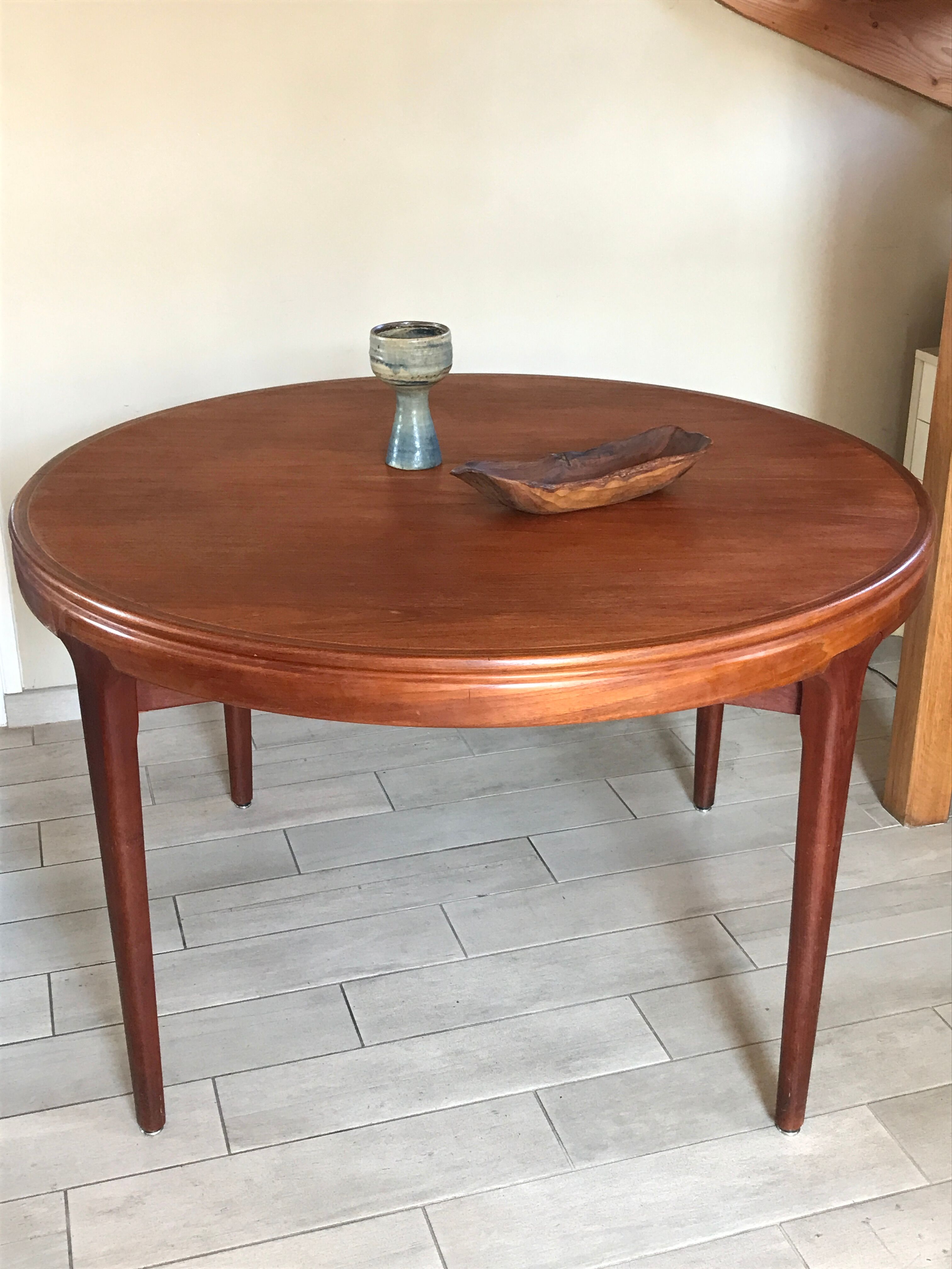 Scandinavian table Samcom design Arne Hovmand Olsen Denmark 60s