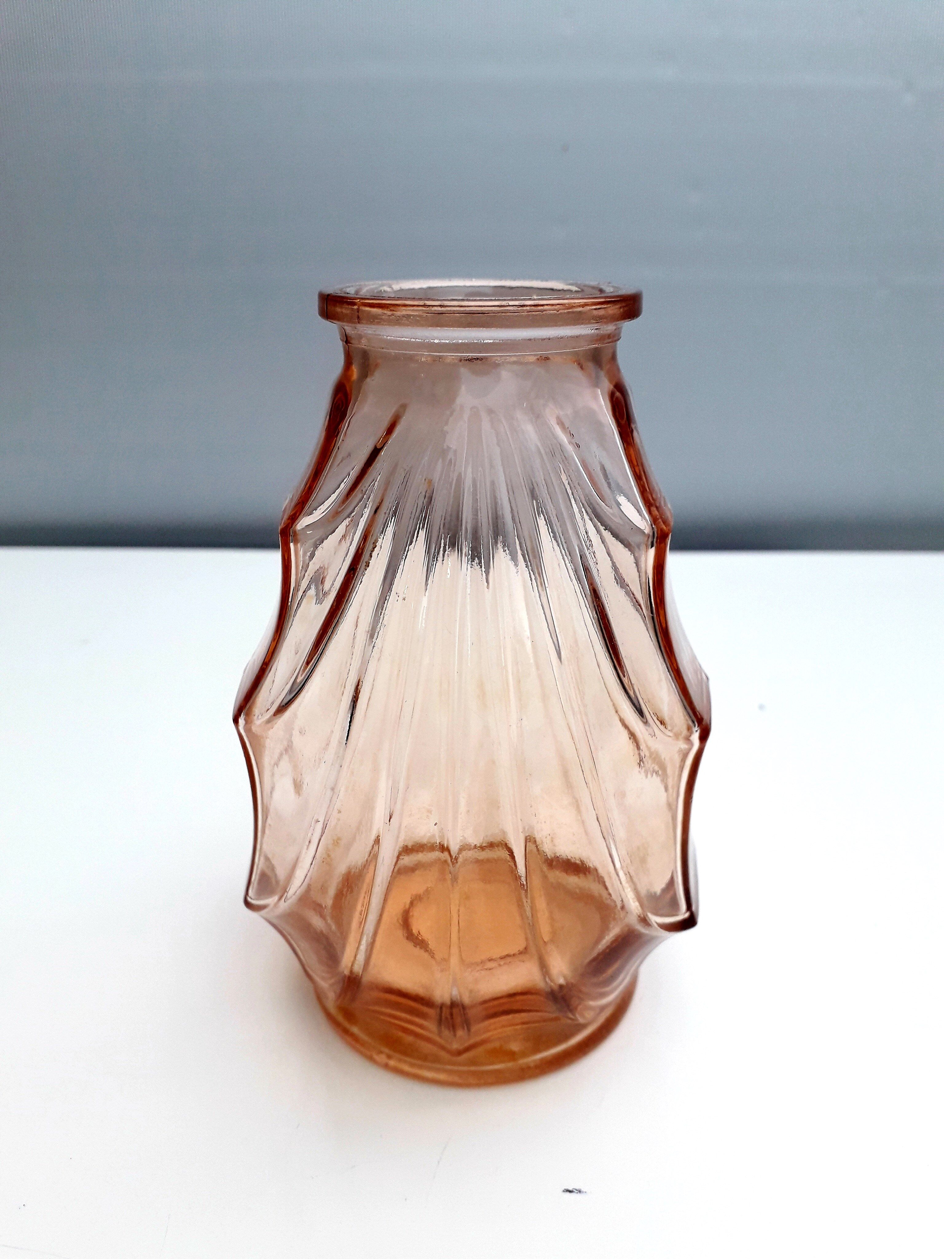 Art Deco vase in pink glass 1940-50