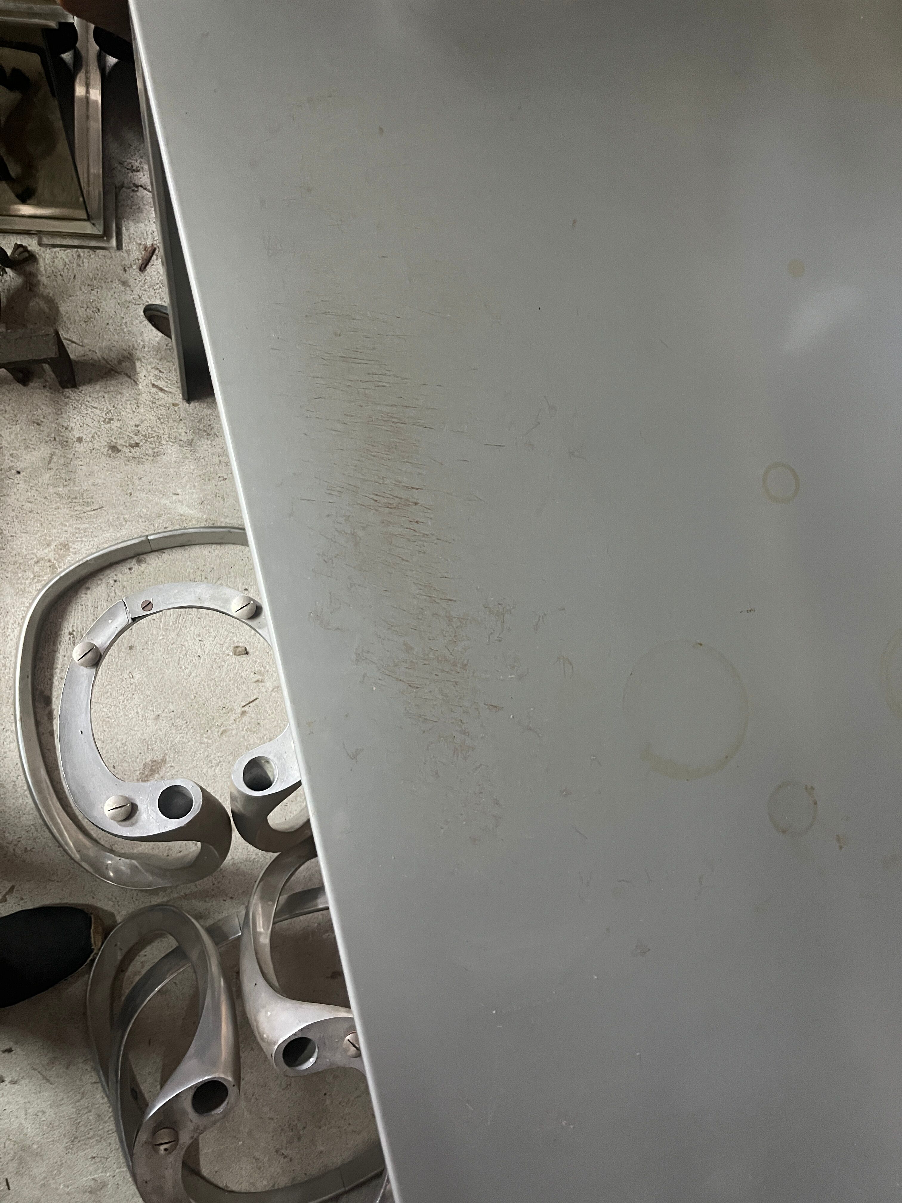 Grand 'Less' grey powder-coated aluminium dining table by Jean Nouvel for Tecno, minimalist 1990s